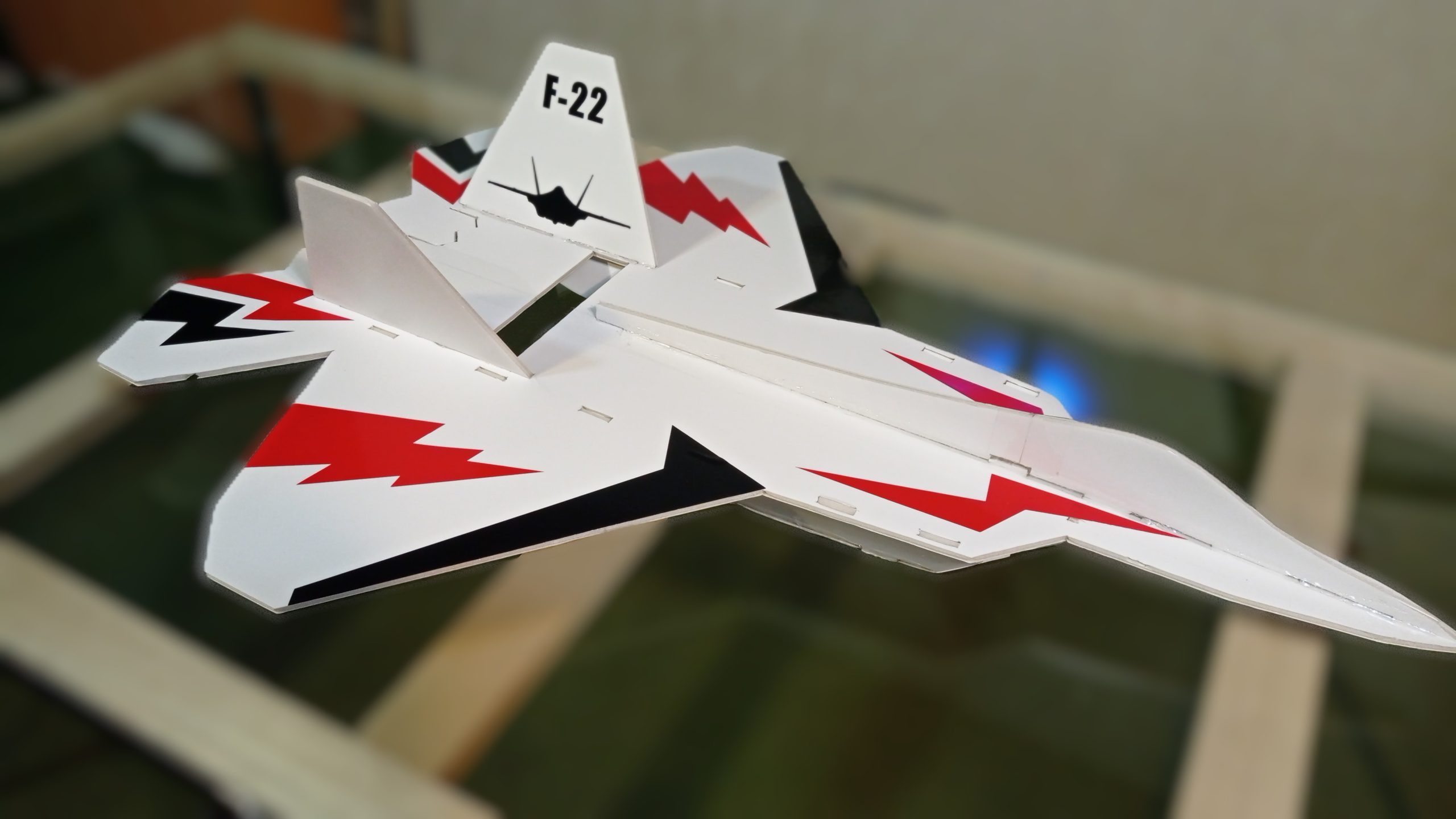 پکیج آموزش ساخت بدنه هواپیما f22 Raptor تیغه ای